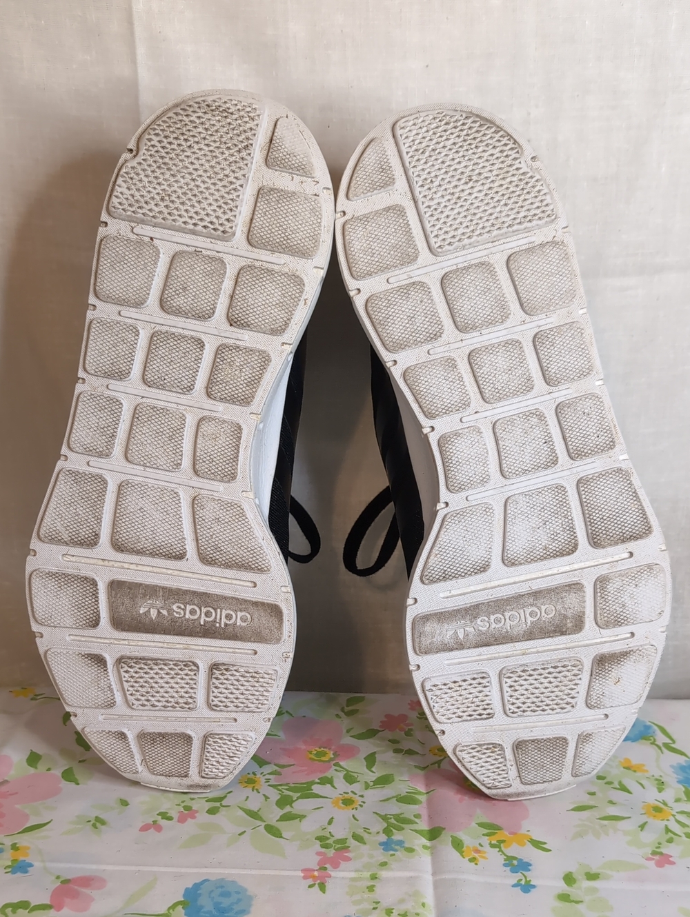 adidas Swift Run 'Core Black' sneakers womens 11 - Picture 7 of 8